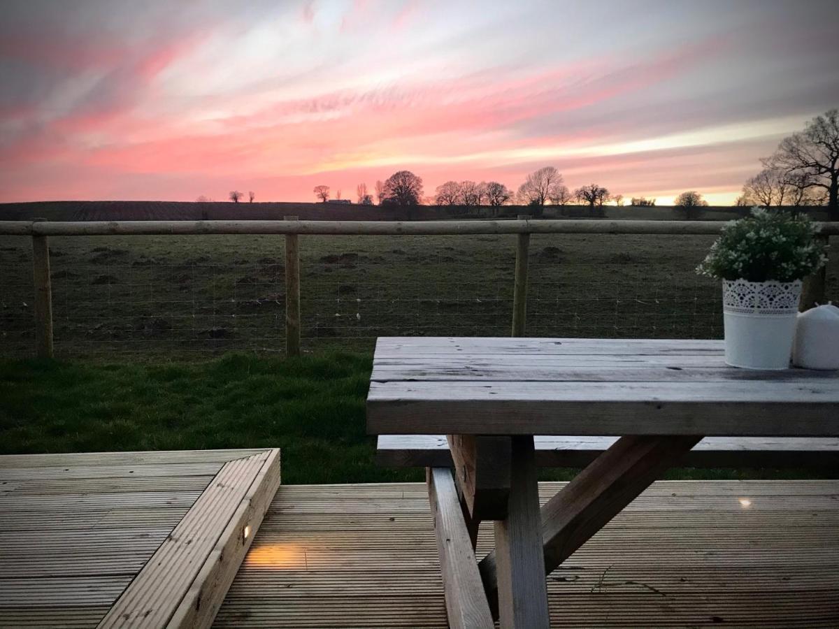 The Old Dairy - Boutique Countryside Cottage At Harrys Cottages Pen-y-Clawdd Luaran gambar