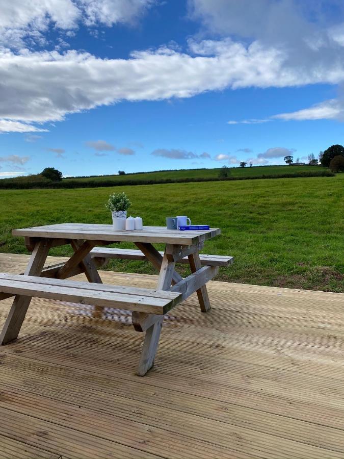 The Old Dairy - Boutique Countryside Cottage At Harrys Cottages Pen-y-Clawdd Luaran gambar
