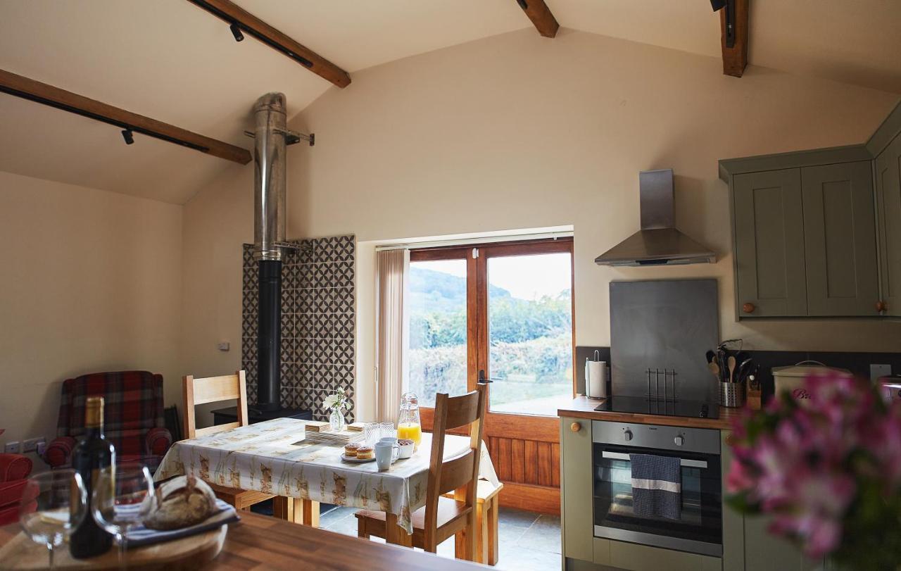 The Old Dairy - Boutique Countryside Cottage At Harrys Cottages Pen-y-Clawdd Luaran gambar